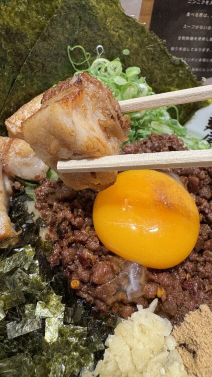 食レポ】麺屋こころ 秋津店｜全部載せ台湾まぜそば+麺特盛り（360g